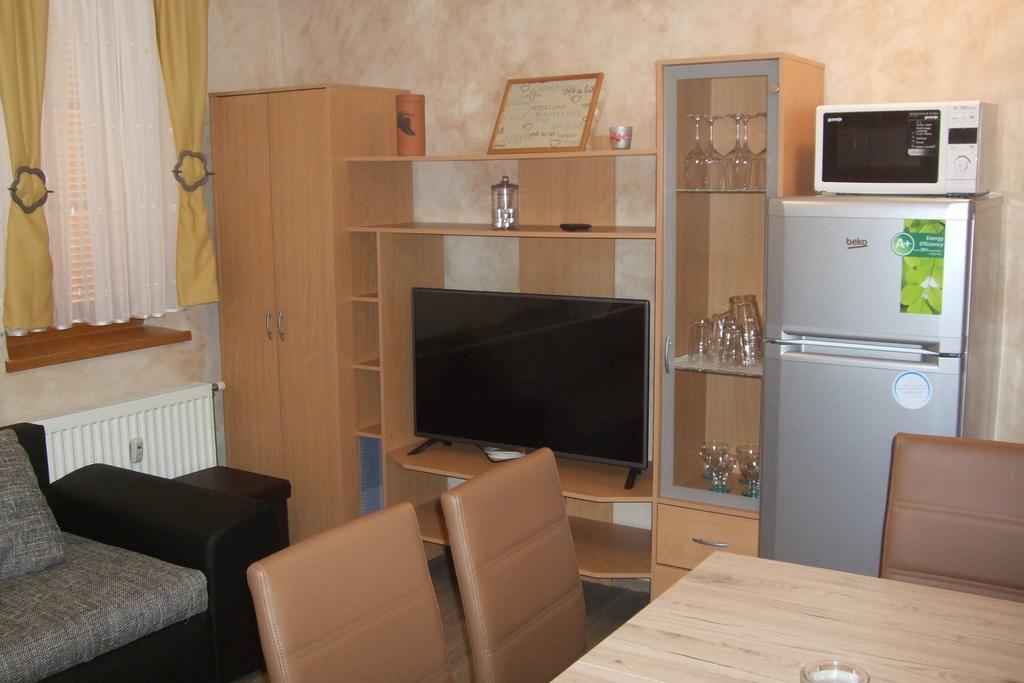 Apartment Borovnica Moravske Toplice Ruang foto